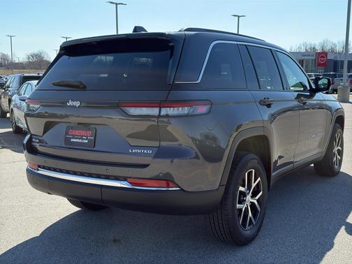 Metallic 2025 Jeep Grand Cherokee Limited