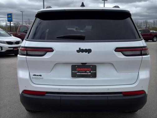 Bright White Clearcoat 2026 Jeep Grand Cherokee L Laredo