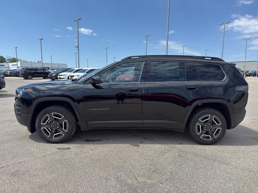 Diamond Black 2026 Jeep Cherokee LAREDO/LIMITED
