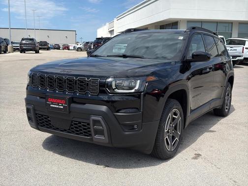 Diamond Black 2026 Jeep Cherokee LAREDO/LIMITED