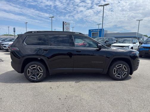 Diamond Black 2026 Jeep Cherokee LAREDO/LIMITED