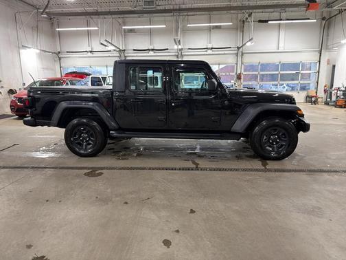 2025 Jeep Gladiator Sport