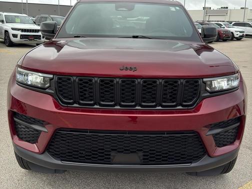 2024 Jeep Grand Cherokee Laredo
