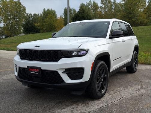 2025 Jeep Grand Cherokee Laredo
