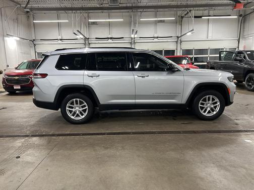 2022 Jeep Grand Cherokee L Laredo