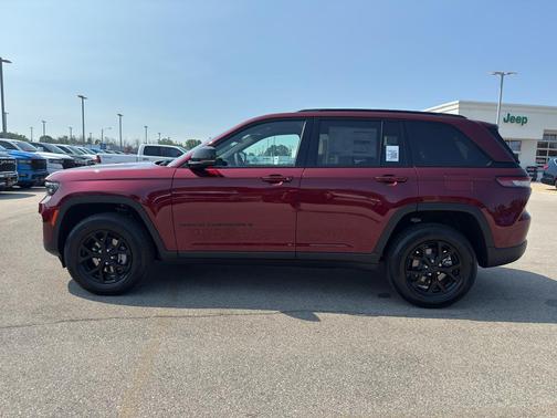 2025 Jeep Grand Cherokee Laredo