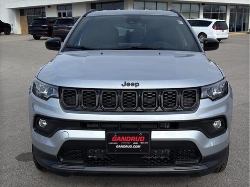 Silver Zynith 2026 Jeep Compass Latitude