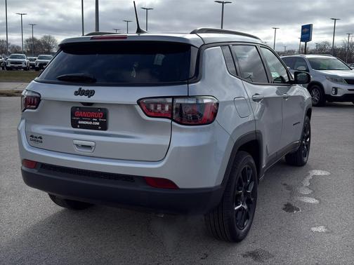 Silver Zynith 2026 Jeep Compass Latitude