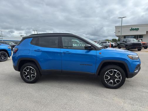 2025 Jeep Compass Trailhawk