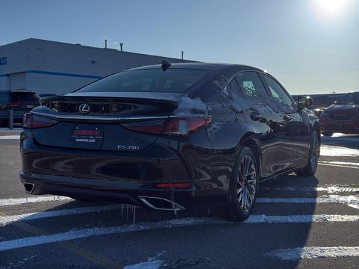 2024 Lexus ES 350 Ultra Luxury