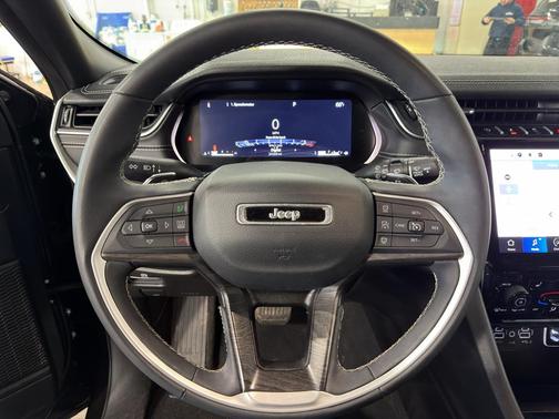 Rocky Mountain Pearlcoat 2024 Jeep Grand Cherokee Limited