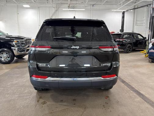 Rocky Mountain Pearlcoat 2024 Jeep Grand Cherokee Limited