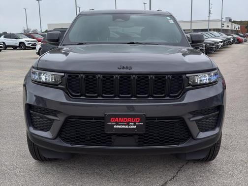 Metallic 2024 Jeep Grand Cherokee Laredo