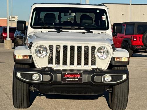 2023 Jeep Gladiator Overland