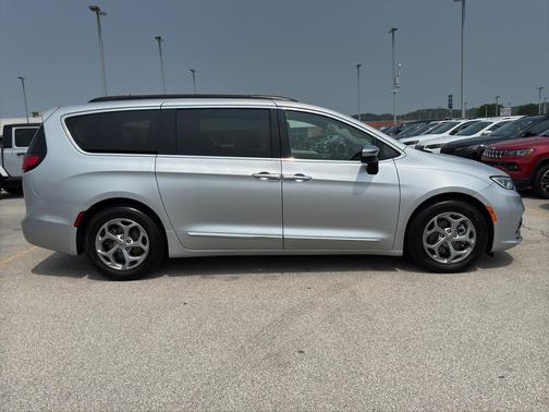 2023 Chrysler Pacifica Limited