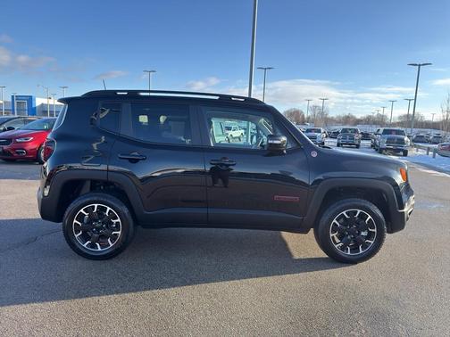 2023 Jeep Renegade Trailhawk