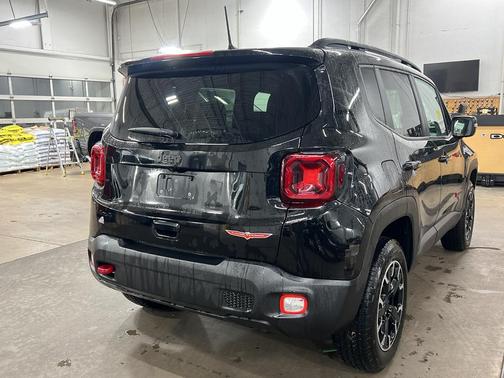 2023 Jeep Renegade Trailhawk