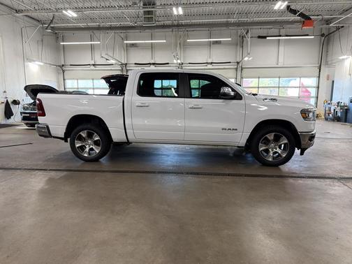 Bright White Clearcoat 2023 RAM 1500 Laramie