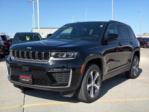 Diamond Black 2026 Jeep Grand Cherokee Limited