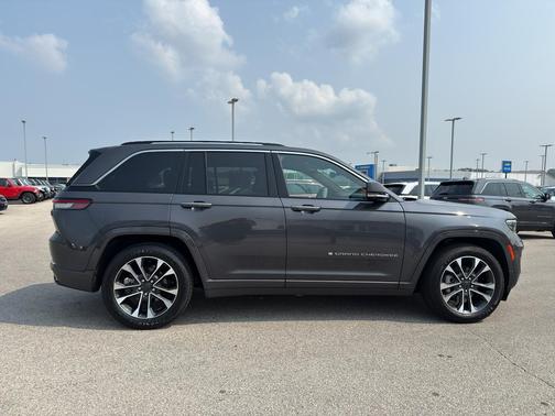 2022 Jeep Grand Cherokee Overland