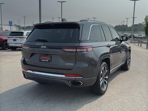 2022 Jeep Grand Cherokee Overland