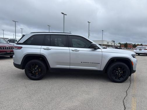 2024 Jeep Grand Cherokee Laredo