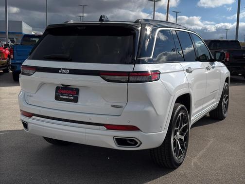 2025 Jeep Grand Cherokee Summit