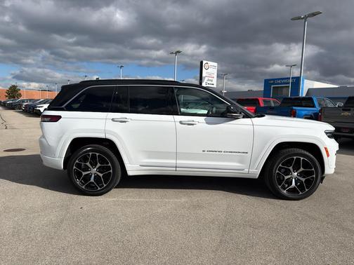 2025 Jeep Grand Cherokee Summit