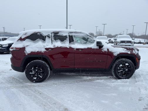 2024 Jeep Grand Cherokee Laredo