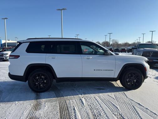 2025 Jeep Grand Cherokee L Laredo
