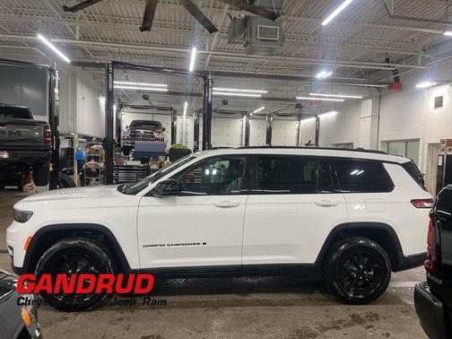 2025 Jeep Grand Cherokee L Laredo