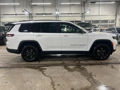 2025 Jeep Grand Cherokee L Laredo