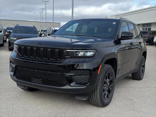 Diamond Black 2025 Jeep Grand Cherokee Laredo