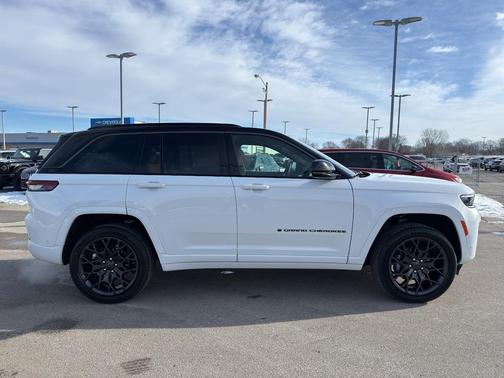 2026 Jeep Grand Cherokee Summit