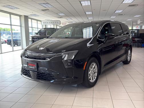 Diamond Black 2027 Chrysler Pacifica SELECT