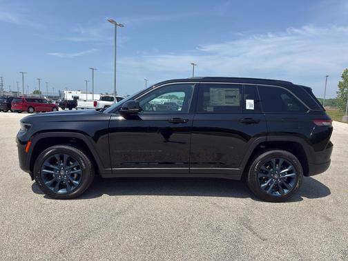 Diamond Black 2026 Jeep Grand Cherokee Limited