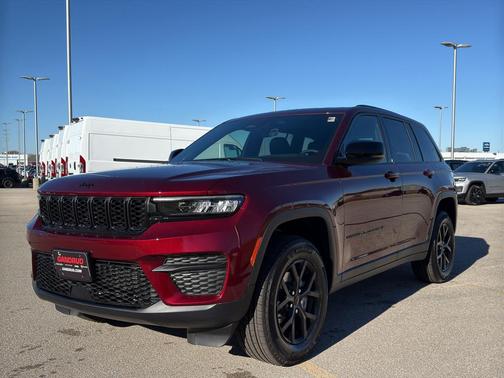 2025 Jeep Grand Cherokee Laredo