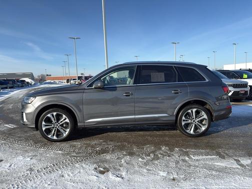 2021 Audi Q7 55 Prestige