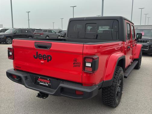 2024 Jeep Gladiator Sport