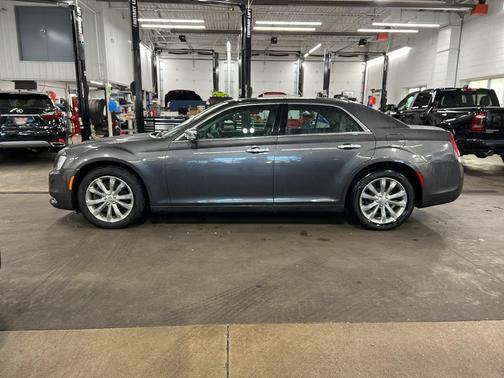 2018 Chrysler 300 Limited