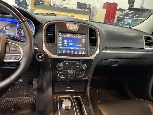 2018 Chrysler 300 Limited