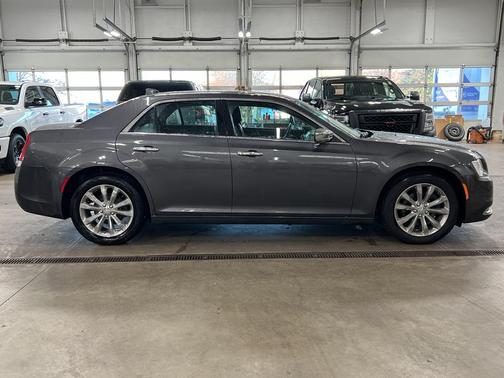 2018 Chrysler 300 Limited
