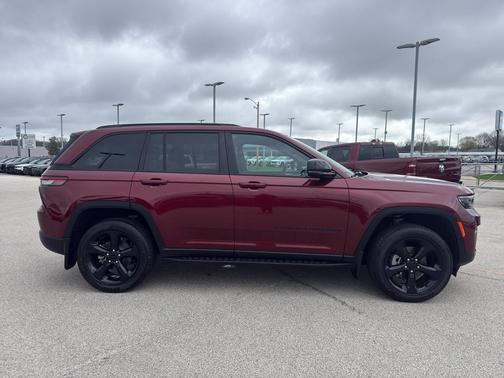 Velvet Red Pearlcoat 2024 Jeep Grand Cherokee Laredo