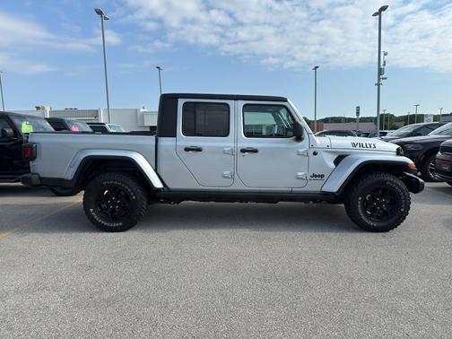 2022 Jeep Gladiator Sport
