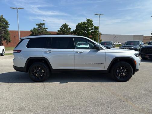 2025 Jeep Grand Cherokee L Laredo