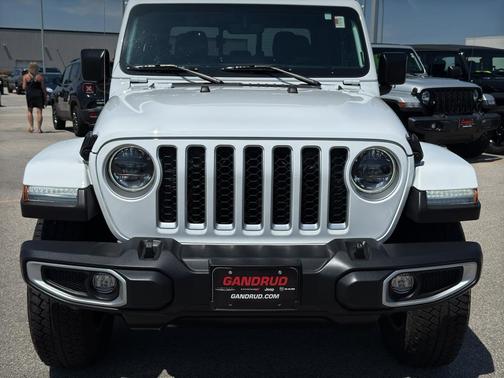 2023 Jeep Gladiator Overland