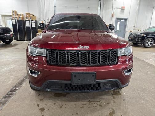 Velvet Red Pearlcoat 2017 Jeep Grand Cherokee Laredo
