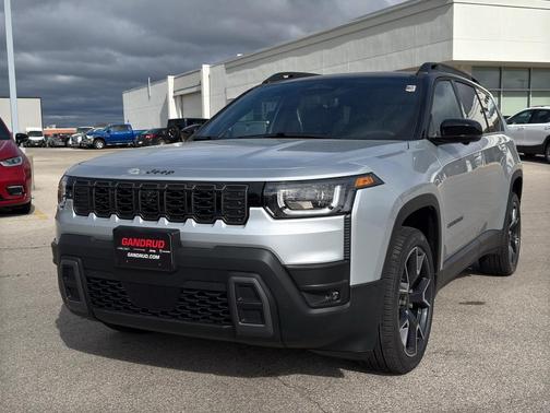 Silver Zynith Clearcoat 2026 Jeep Cherokee Overland