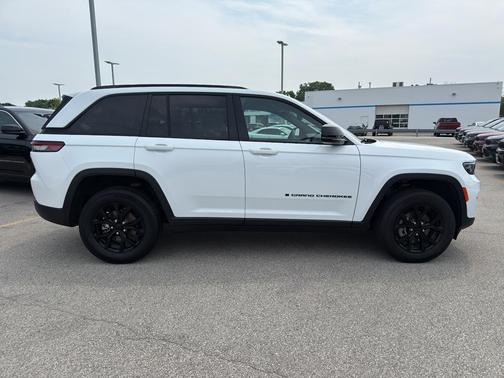 2024 Jeep Grand Cherokee Laredo