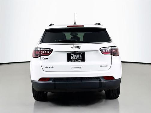 Bright White Clearcoat 2024 Jeep Compass Latitude Lux